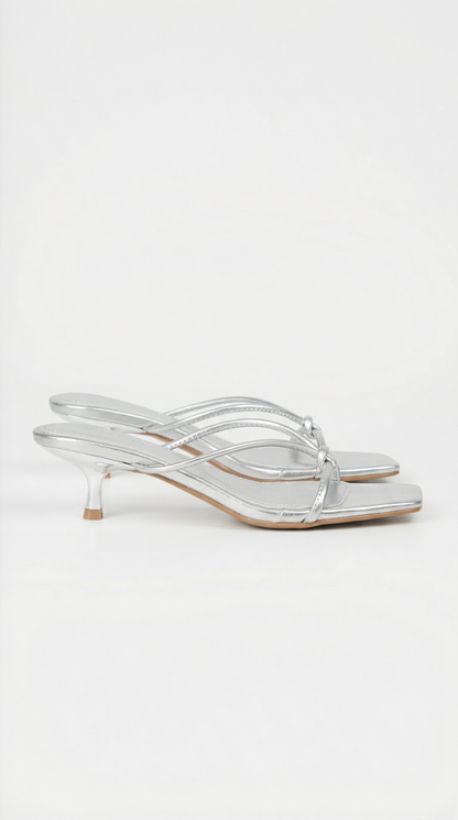 Sandalias con tacón Christina y detalle de nudo